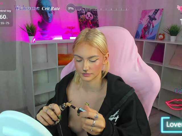 Golden-Whisper live cam on BongaCams