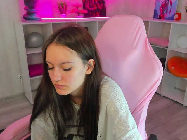 Golden-Whisper live cam on BongaCams