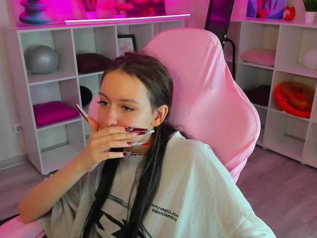 Golden-Whisper live cam on BongaCams
