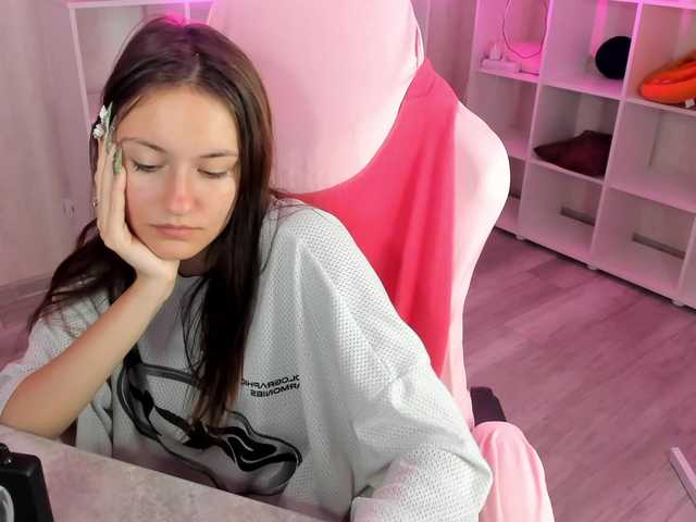 Golden-Whisper live cam on BongaCams
