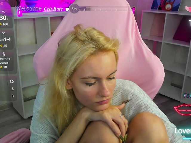 Golden-Whisper live cam on BongaCams