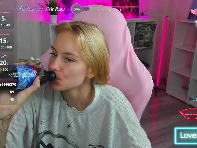 Golden-Whisper live cam on BongaCams
