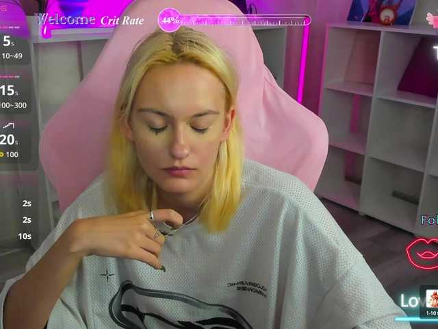 Golden-Whisper Live Cam on BongaCams