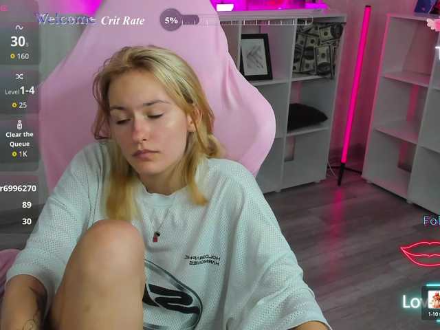 Golden-Whisper live cam on BongaCams
