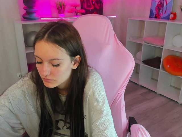 Golden-Whisper live cam on BongaCams
