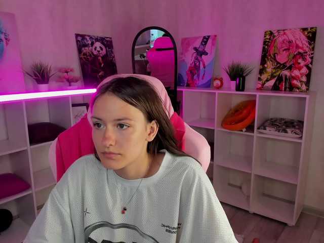 Golden-Whisper live cam on BongaCams