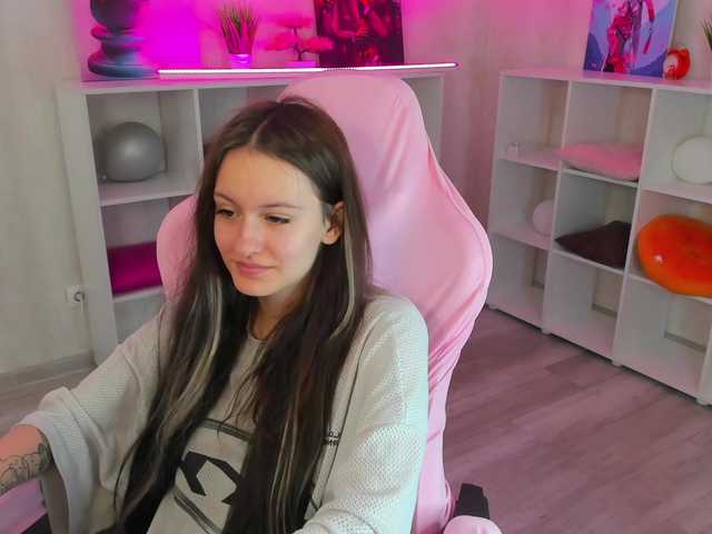 Golden-Whisper live cam on BongaCams