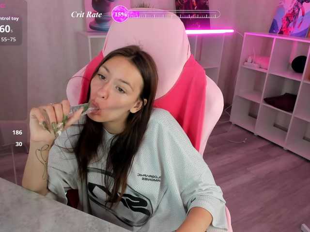 Golden-Whisper live cam on BongaCams