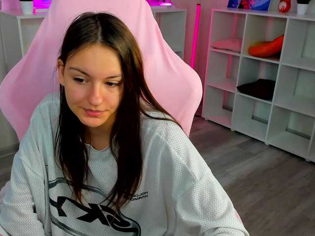 Golden-Whisper live cam on BongaCams