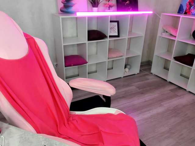 Golden-Whisper live cam on BongaCams