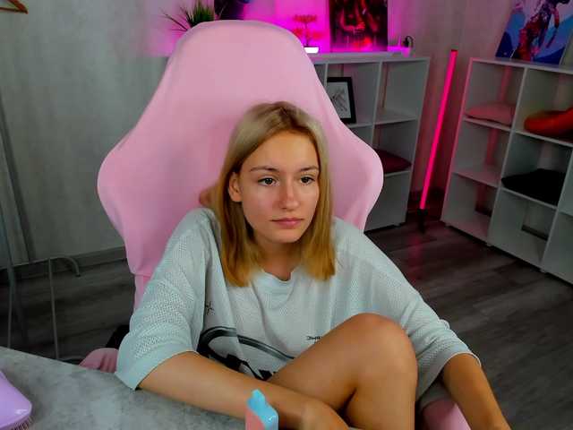 Golden-Whisper live cam on BongaCams