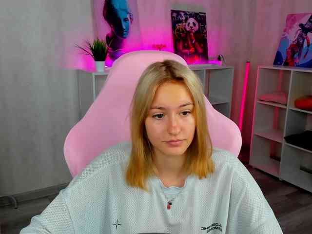 Golden-Whisper webcam