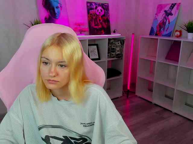 Golden-Whisper webcam