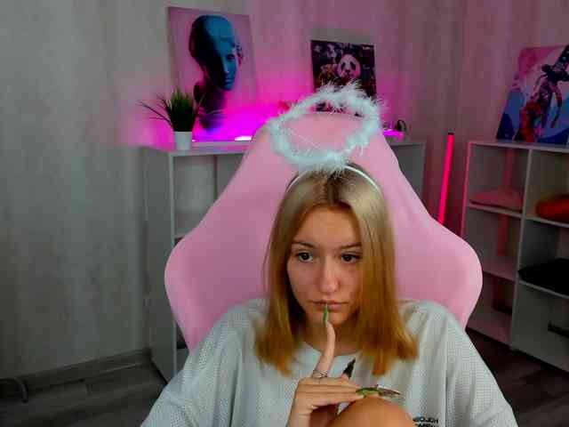 Golden-Whisper webcam