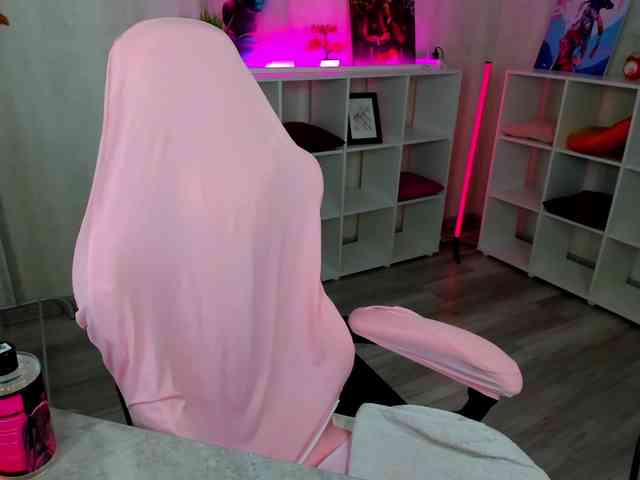 Golden-Whisper Sex Cam Show