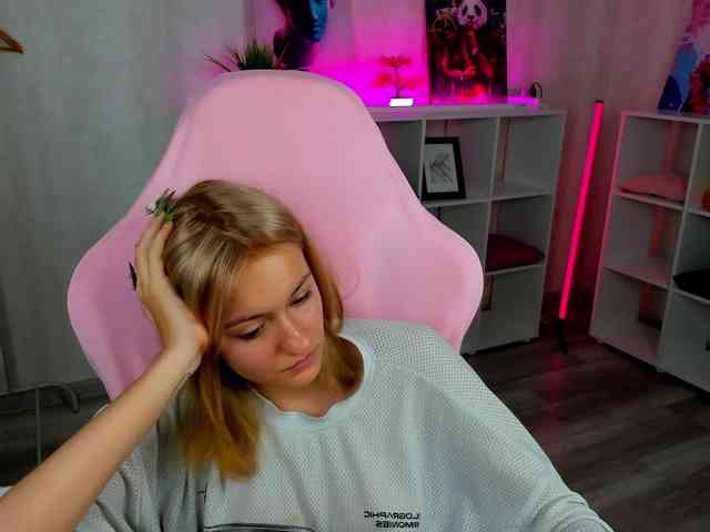 Golden-Whisper webcam