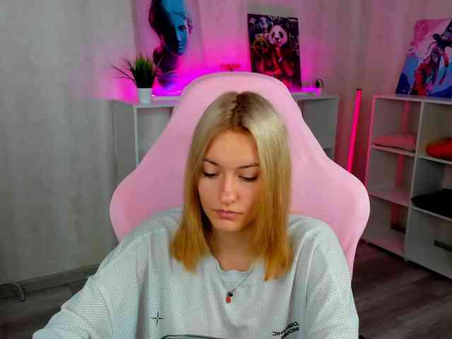 Golden-Whisper webcam