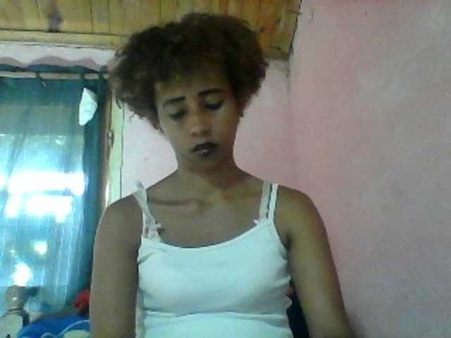 Fabrilla, 21 y/o - Live Cam on BongaCams