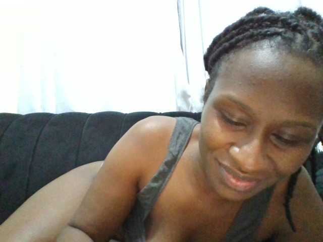 Kyaa live cam on BongaCams