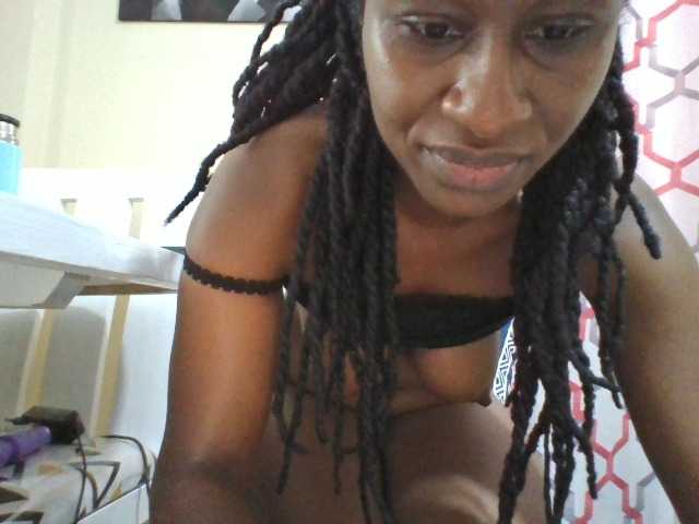 Kyaa live cam on BongaCams