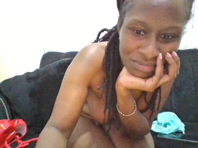 Kyaa live cam on BongaCams