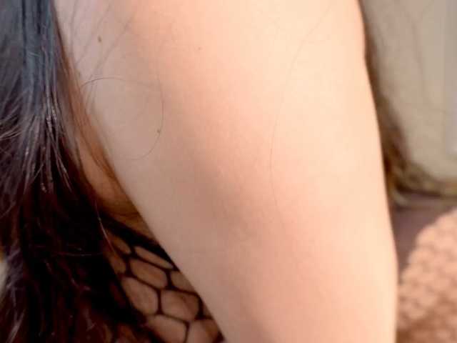 Helenahills, en directo ahora en BongaCams