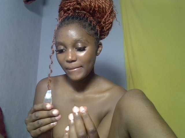 Untamed2 live cam on BongaCams