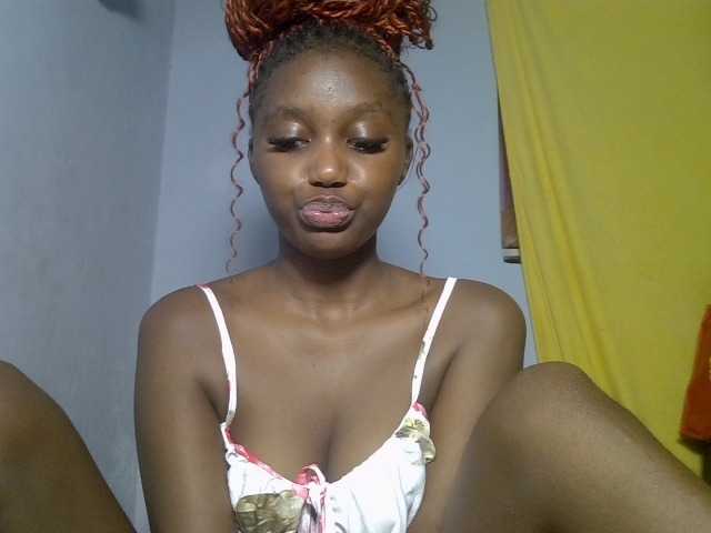 Untamed2 live cam on BongaCams