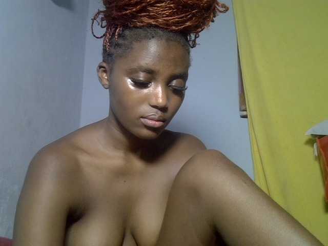 Untamed2 live cam on BongaCams