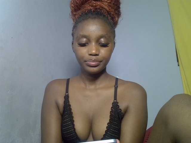 Untamed2 live cam on BongaCams