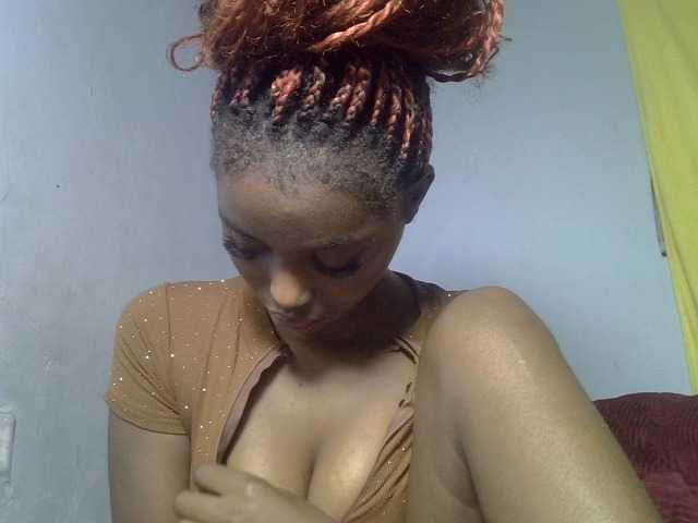 Untamed2 live cam on BongaCams