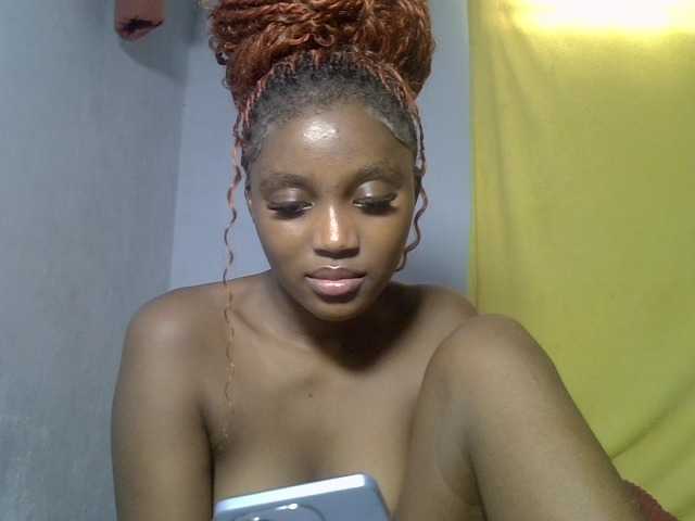 Untamed2 live cam on BongaCams
