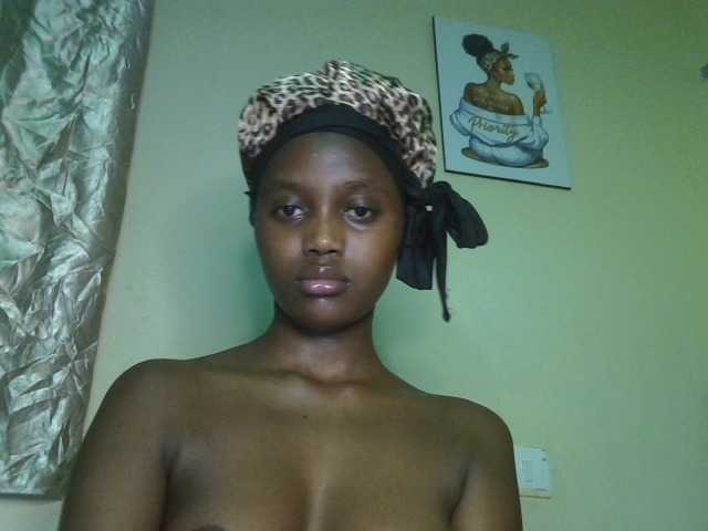 Untamed2 live cam on BongaCams