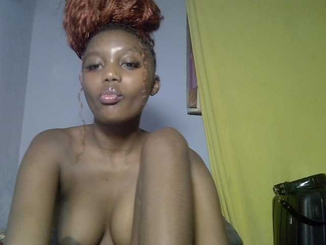 Untamed2 live cam on BongaCams