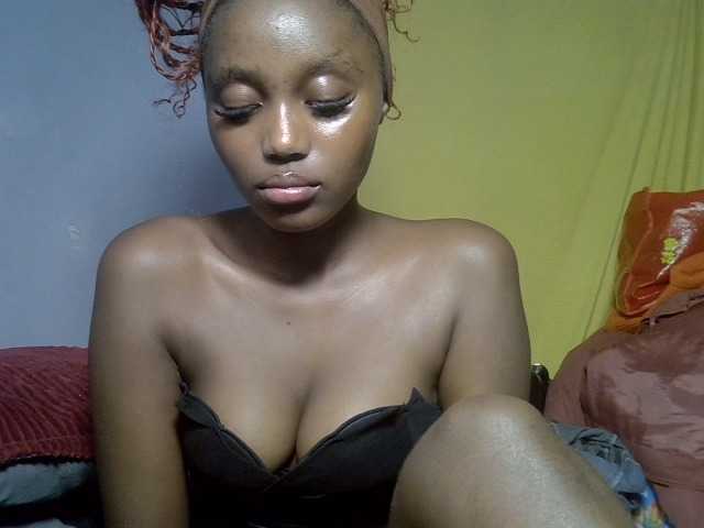 Untamed2 live cam on BongaCams