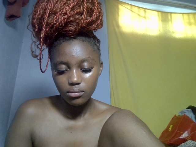 Untamed2 live cam on BongaCams