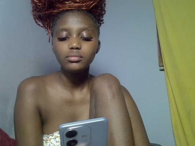 Untamed2 live cam on BongaCams