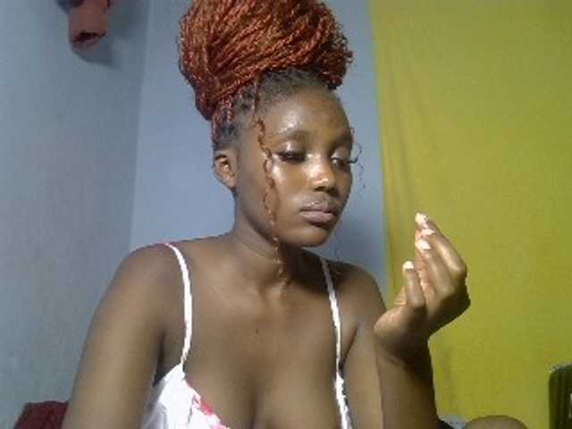 Untamed2 live cam on BongaCams
