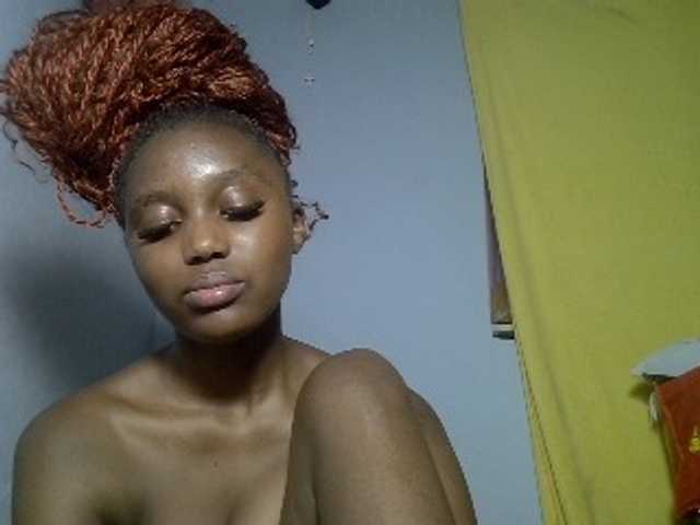 Untamed2 live cam on BongaCams