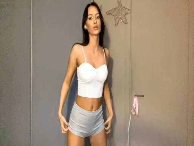 ZoeLecain's BongaCams show and profile