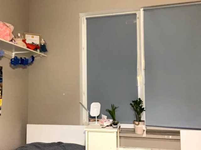 ZoeLecain's BongaCams show and profile