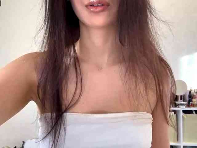 ZoeLecain webcam