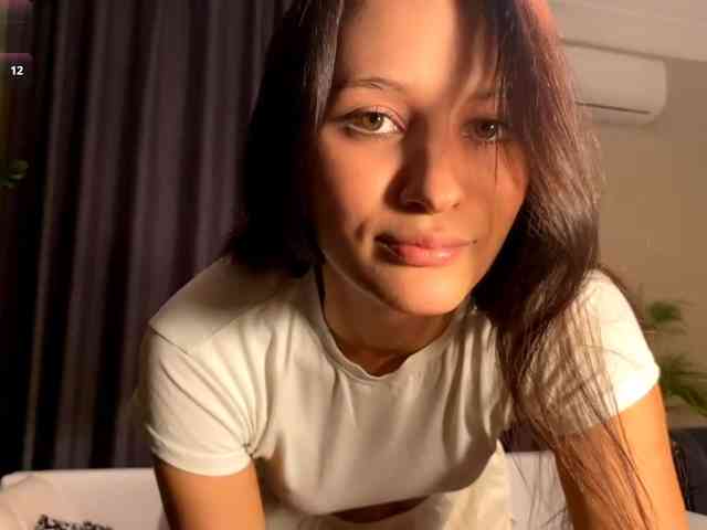 ZoeLecain webcam