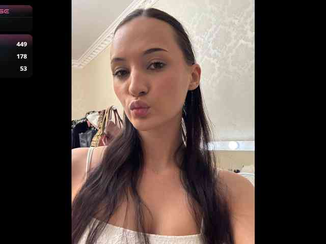 ZoeLecain webcam