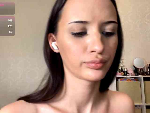 ZoeLecain webcam