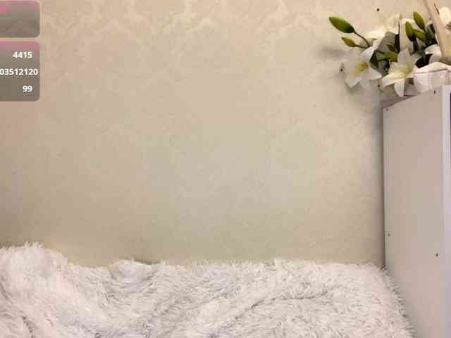 ZoeLecain webcam