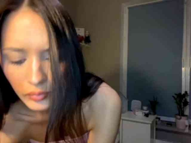 ZoeLecain webcam