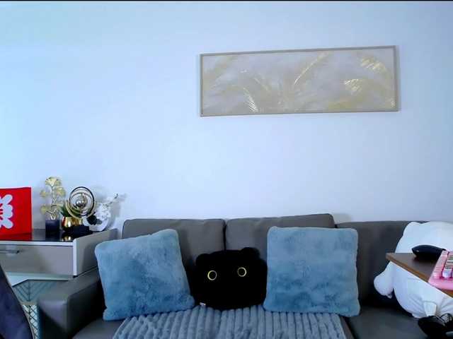 MinaGlow live cam on BongaCams