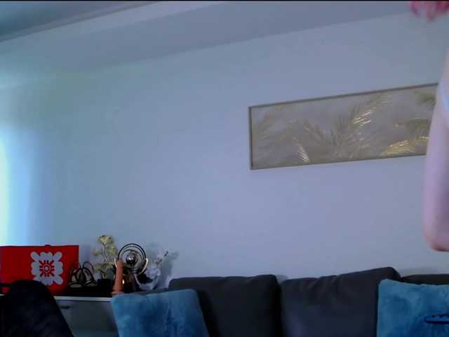 MinaGlow live webcam show