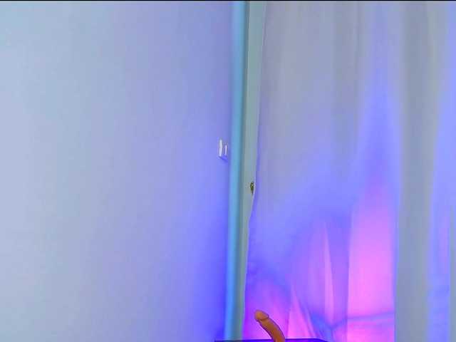 MinaGlow live cam on BongaCams